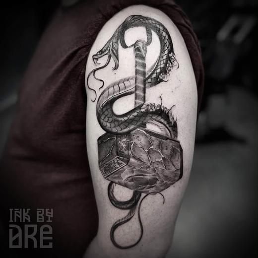Tatovering udført hos Raven Ink