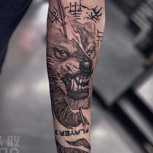 Tatovering udført hos Raven Ink